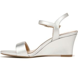 Naturalizer Bristol sandals size 8.5